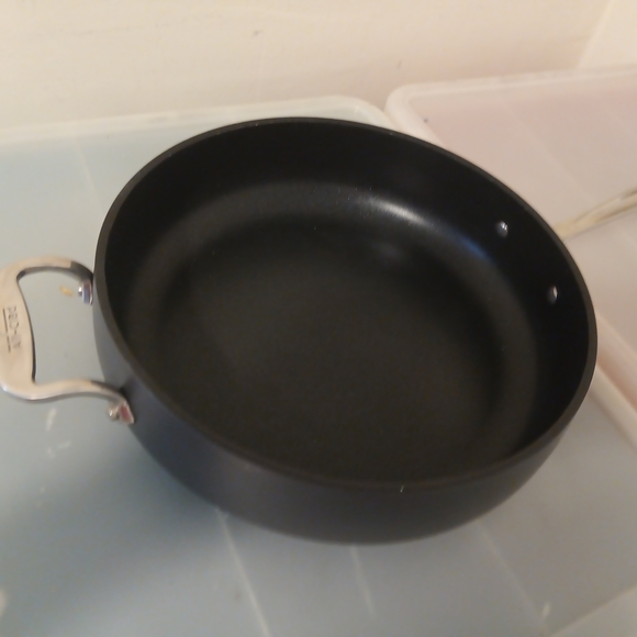 Allclad HA1 Saute Four quart nonstick Pan - Picture 3 of 5